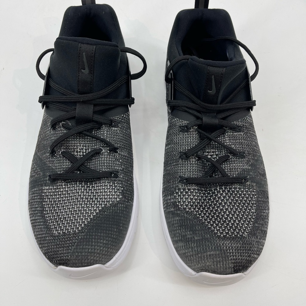 Nike, Metcon Women’s size 11.5 , black, gray very good condition, preown…